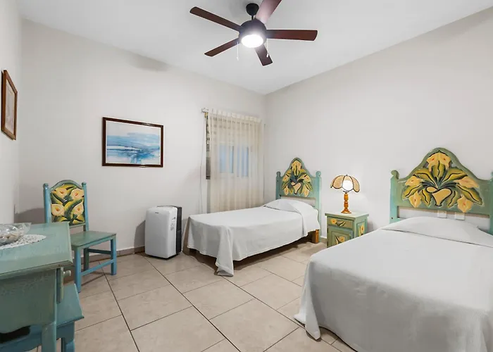 Marina Banderas Suites Hotel Boutique